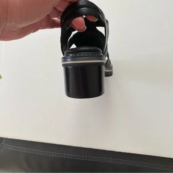 NWB Bernardo Sasha Strappy Sandal - Picture 12 of 16